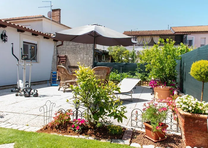 House Nicol By Istrabook Villa